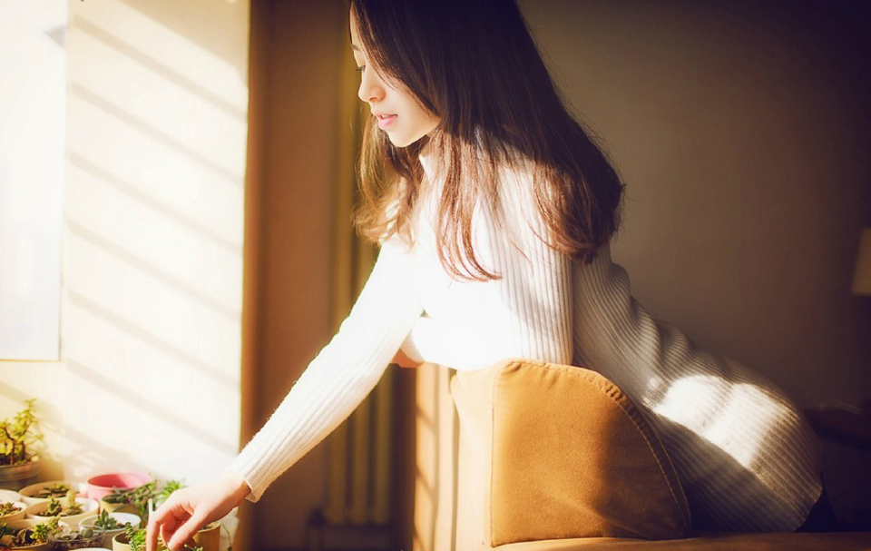 “原本我也如此认为。”诸葛亮摇头道：“但关中能够如此轻易兵不血刃拿下成都，皆是此人所谋。”